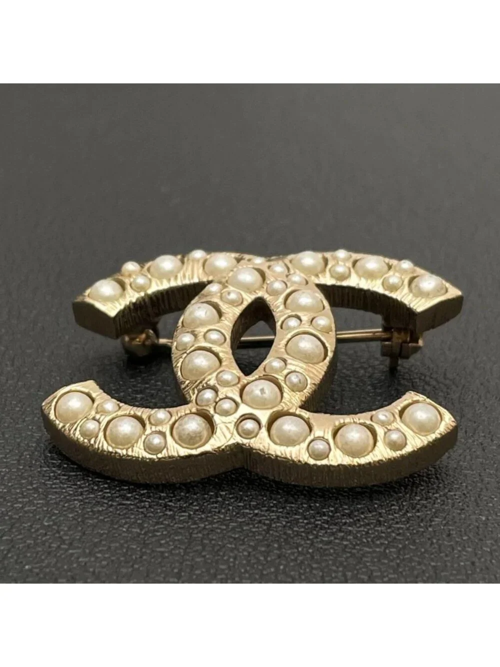 Chanel CC Logo Faux Pearl Gold Icon Brooch